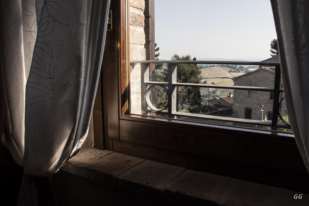 فيلا Mons Major Relais Montemaggiore al Metauro الغرفة الصورة